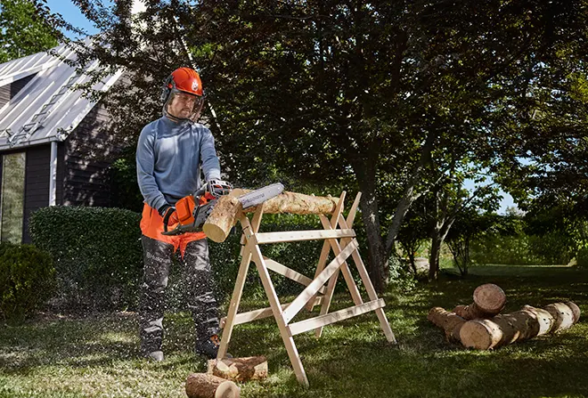 Řetězové pily Husqvarna. Síla a přesnost v každém řezu.